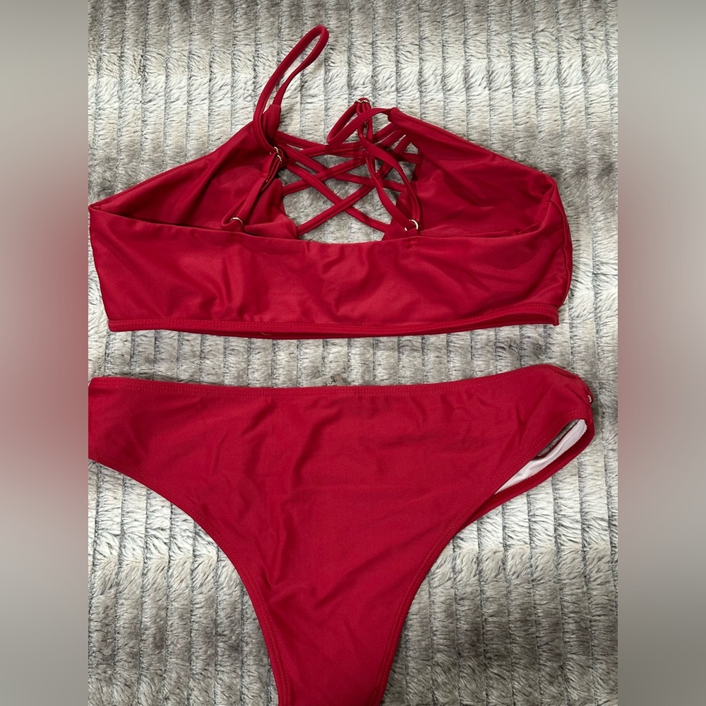 Cupshe Bikini
Size Large - Picture 2 of 3